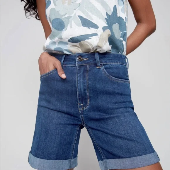 Charlie B denim blue Jean shorts New - Picture 4 of 4